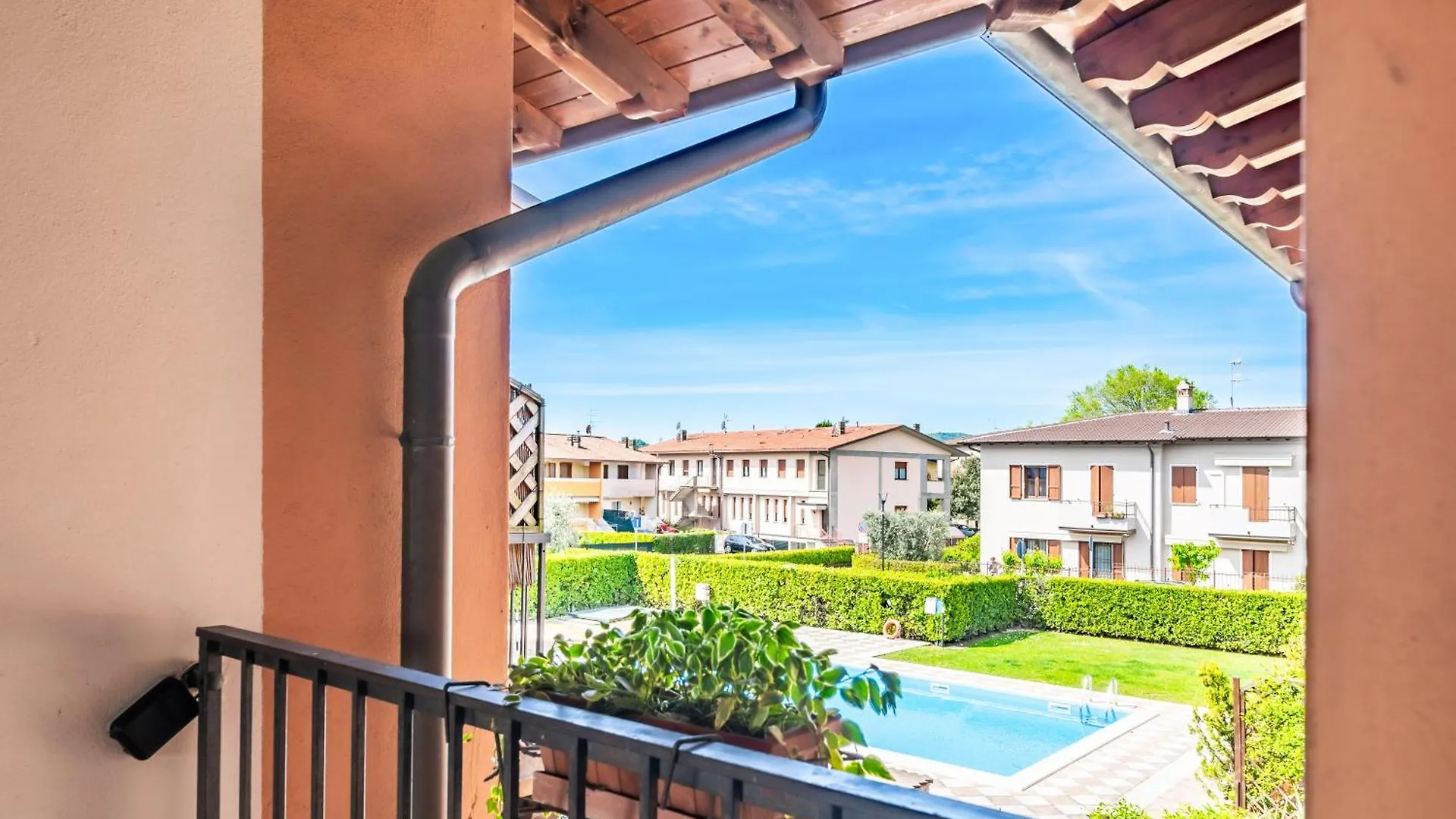 Valtenesi Appartment - Residence Pool - By Host4U マネルバ・デル・ガルダ