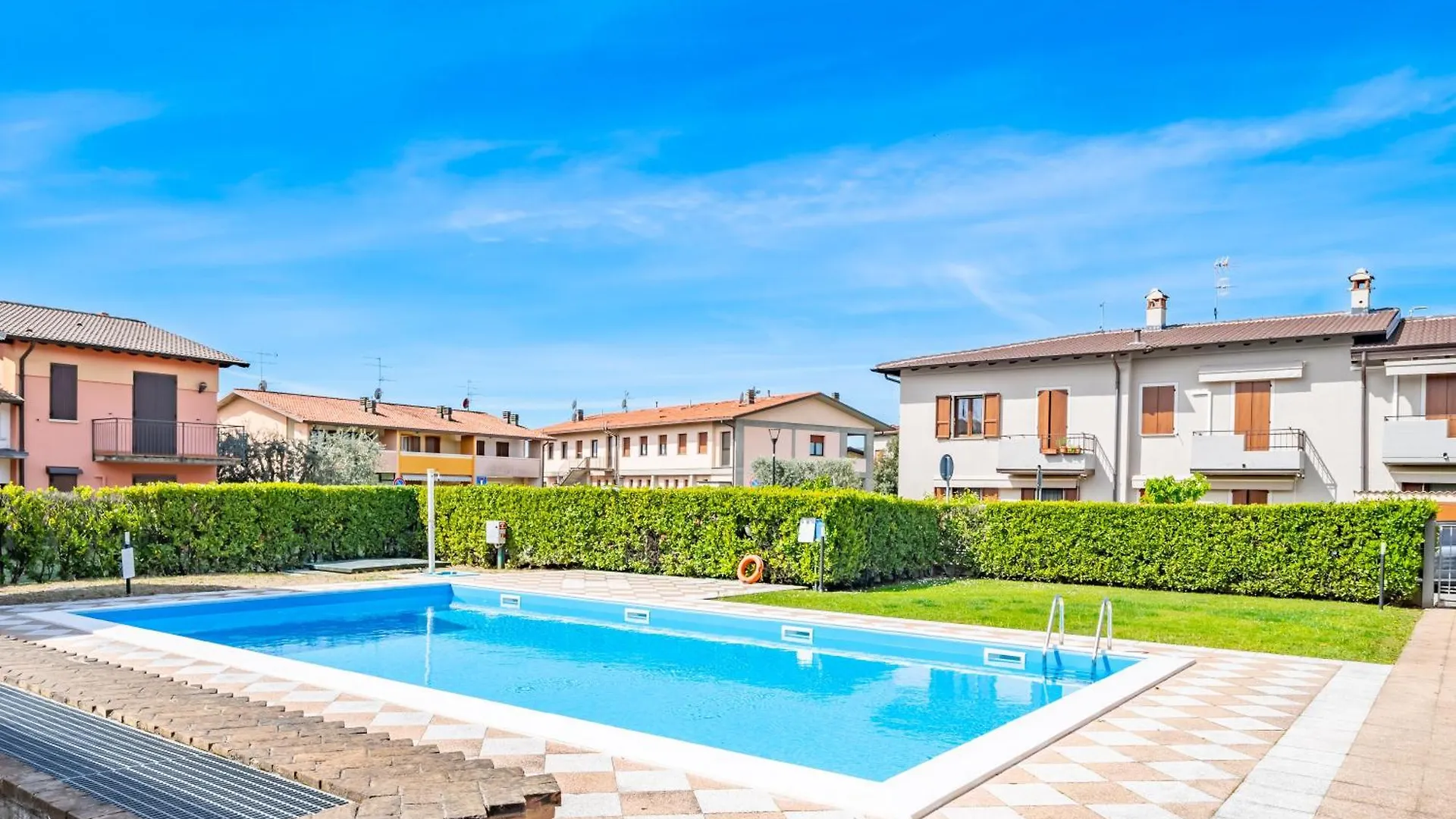 Valtenesi Appartment - Residence Pool - By Host4U マネルバ・デル・ガルダ 0*,
